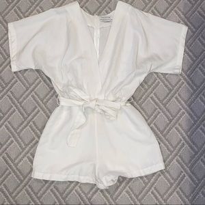 Urban Outfitters linen blend white shorts romper w/ tie belt size 10